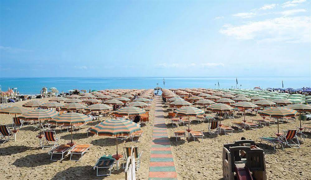 Hotel Lido ألبا أدرياتيكا المظهر الخارجي الصورة